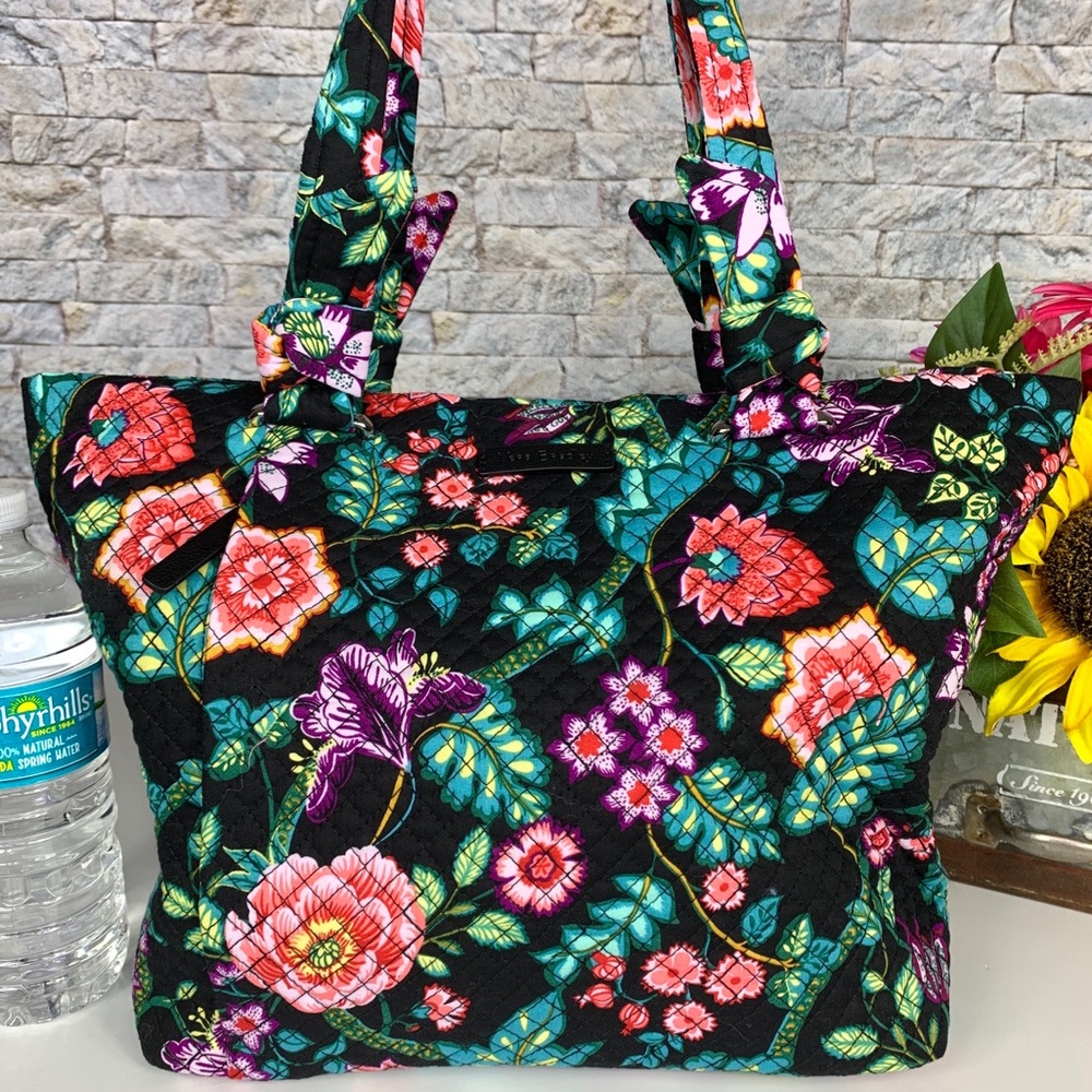 SOLD 🆕 Vera Bradley Hadley East West Tote Bag